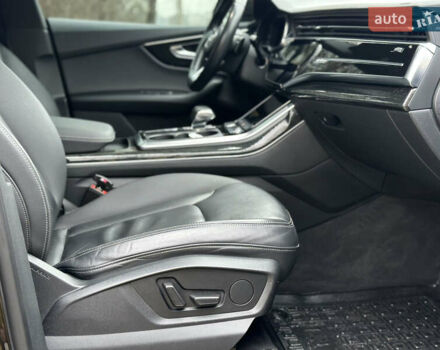 Чорний Ауді Q8, об'ємом двигуна 3 л та пробігом 115 тис. км за 43700 $, фото 35 на Automoto.ua