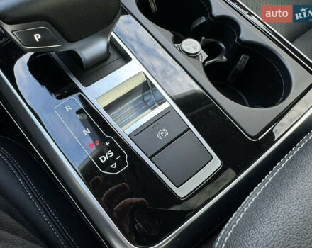 Черный Ауди Q8, объемом двигателя 3 л и пробегом 137 тыс. км за 57700 $, фото 60 на Automoto.ua