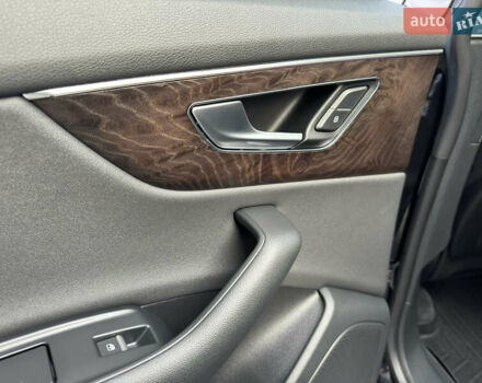 Черный Ауди Q8, объемом двигателя 3 л и пробегом 137 тыс. км за 57700 $, фото 36 на Automoto.ua