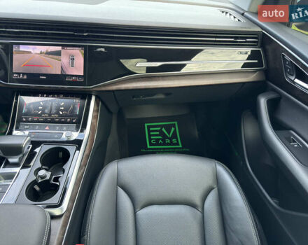 Черный Ауди Q8, объемом двигателя 3 л и пробегом 137 тыс. км за 57700 $, фото 20 на Automoto.ua