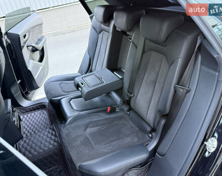 Чорний Ауді Q8, об'ємом двигуна 2.97 л та пробігом 154 тис. км за 62000 $, фото 53 на Automoto.ua