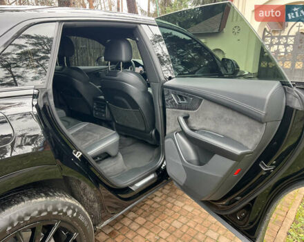 Черный Ауди Q8, объемом двигателя 3 л и пробегом 92 тыс. км за 63900 $, фото 112 на Automoto.ua