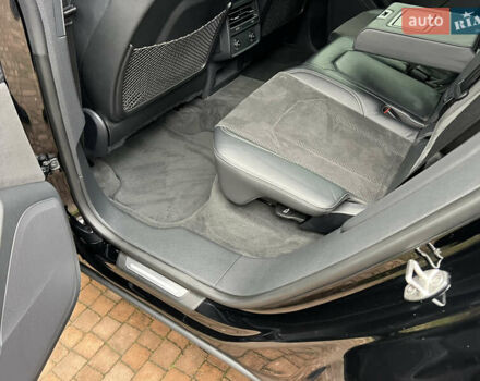 Черный Ауди Q8, объемом двигателя 3 л и пробегом 92 тыс. км за 63900 $, фото 104 на Automoto.ua