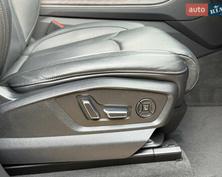 Ауді Q8 2019 у Рівному на Automoto.ua Чорний Ауді Q8, об'ємом двигуна 2.97 л та пробігом 179 тис. км за 53900 $, фото 77 на Automoto.ua