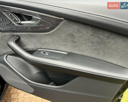 Черный Ауди Q8, объемом двигателя 3 л и пробегом 92 тыс. км за 63900 $, фото 120 на Automoto.ua