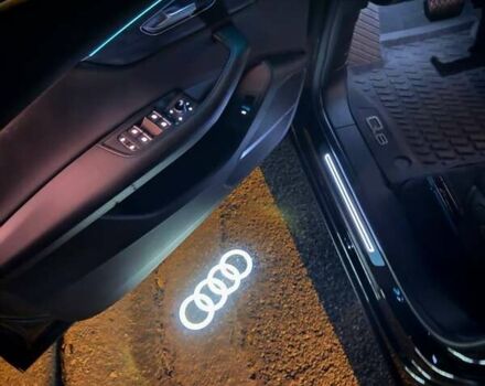 Черный Ауди Q8, объемом двигателя 3 л и пробегом 159 тыс. км за 50000 $, фото 6 на Automoto.ua