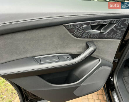 Черный Ауди Q8, объемом двигателя 3 л и пробегом 92 тыс. км за 63900 $, фото 108 на Automoto.ua