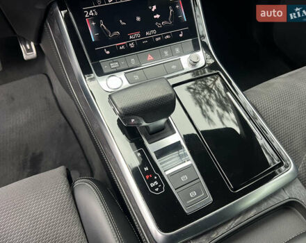 Черный Ауди Q8, объемом двигателя 3 л и пробегом 92 тыс. км за 63900 $, фото 87 на Automoto.ua