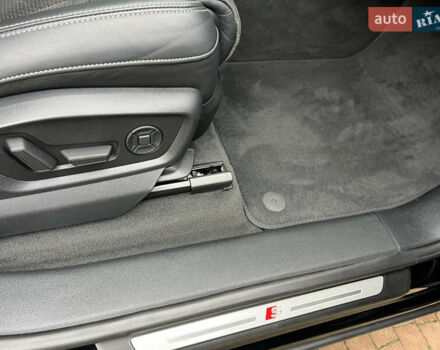 Черный Ауди Q8, объемом двигателя 3 л и пробегом 92 тыс. км за 63900 $, фото 131 на Automoto.ua