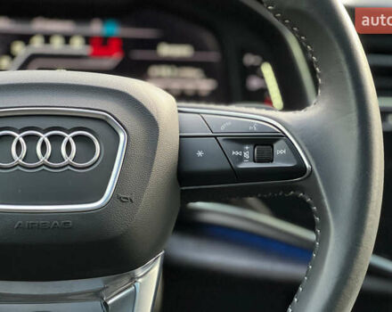 Черный Ауди Q8, объемом двигателя 3 л и пробегом 69 тыс. км за 62900 $, фото 12 на Automoto.ua