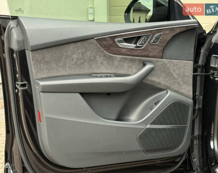 Ауді Q8 2019 у Рівному на Automoto.ua Чорний Ауді Q8, об'ємом двигуна 2.97 л та пробігом 179 тис. км за 53900 $, фото 110 на Automoto.ua