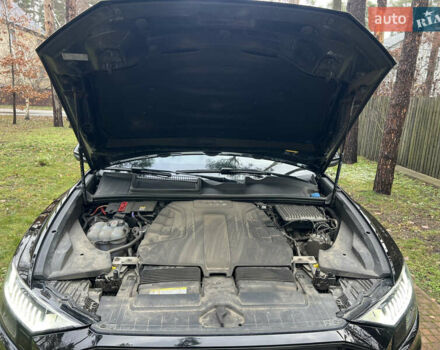 Черный Ауди Q8, объемом двигателя 3 л и пробегом 92 тыс. км за 63900 $, фото 49 на Automoto.ua