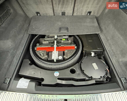 Ауді Q8 2019 у Рівному на Automoto.ua Чорний Ауді Q8, об'ємом двигуна 2.97 л та пробігом 179 тис. км за 53900 $, фото 86 на Automoto.ua