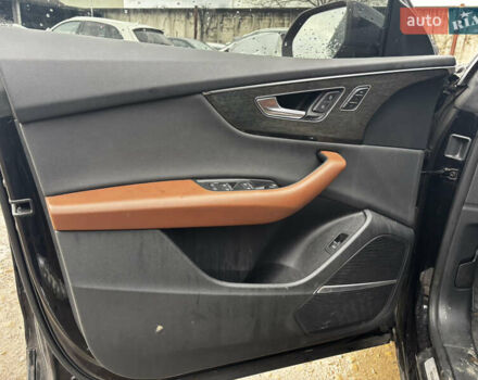 Черный Ауди Q8, объемом двигателя 3 л и пробегом 121 тыс. км за 33000 $, фото 15 на Automoto.ua