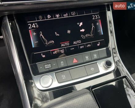 Черный Ауди Q8, объемом двигателя 3 л и пробегом 92 тыс. км за 63900 $, фото 91 на Automoto.ua