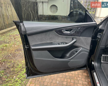 Черный Ауди Q8, объемом двигателя 3 л и пробегом 92 тыс. км за 63900 $, фото 52 на Automoto.ua