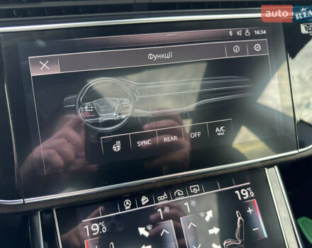 Черный Ауди Q8, объемом двигателя 3 л и пробегом 137 тыс. км за 57700 $, фото 63 на Automoto.ua