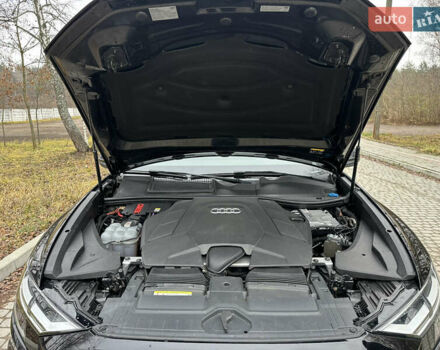 Чорний Ауді Q8, об'ємом двигуна 3 л та пробігом 115 тис. км за 43700 $, фото 46 на Automoto.ua