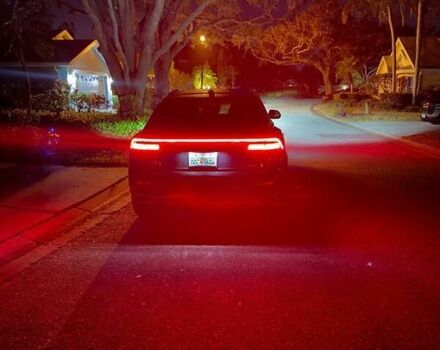 Черный Ауди Q8, объемом двигателя 3 л и пробегом 159 тыс. км за 50000 $, фото 5 на Automoto.ua