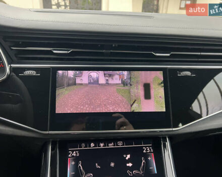 Черный Ауди Q8, объемом двигателя 3 л и пробегом 92 тыс. км за 63900 $, фото 139 на Automoto.ua