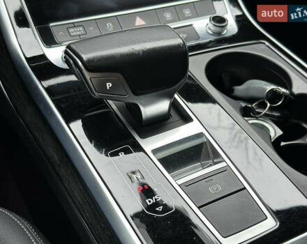 Чорний Ауді Q8, об'ємом двигуна 3 л та пробігом 115 тис. км за 43700 $, фото 27 на Automoto.ua