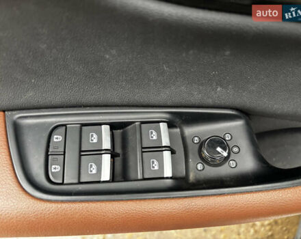 Черный Ауди Q8, объемом двигателя 3 л и пробегом 121 тыс. км за 33000 $, фото 17 на Automoto.ua