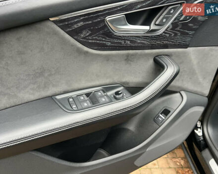 Черный Ауди Q8, объемом двигателя 3 л и пробегом 92 тыс. км за 63900 $, фото 56 на Automoto.ua