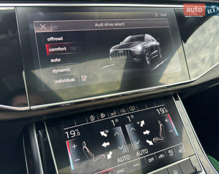 Черный Ауди Q8, объемом двигателя 3 л и пробегом 137 тыс. км за 57700 $, фото 70 на Automoto.ua