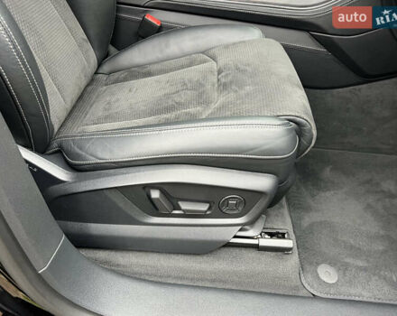 Черный Ауди Q8, объемом двигателя 3 л и пробегом 92 тыс. км за 63900 $, фото 125 на Automoto.ua