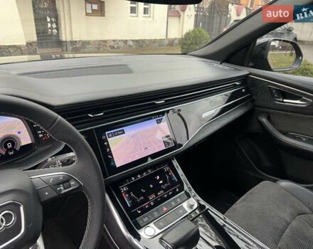 Черный Ауди Q8, объемом двигателя 3 л и пробегом 92 тыс. км за 63900 $, фото 94 на Automoto.ua