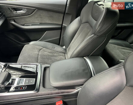 Черный Ауди Q8, объемом двигателя 3 л и пробегом 92 тыс. км за 63900 $, фото 81 на Automoto.ua