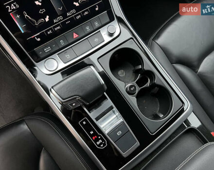 Черный Ауди Q8, объемом двигателя 3 л и пробегом 53 тыс. км за 48500 $, фото 31 на Automoto.ua