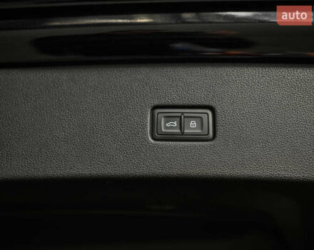 Черный Ауди Q8, объемом двигателя 3 л и пробегом 126 тыс. км за 49900 $, фото 85 на Automoto.ua