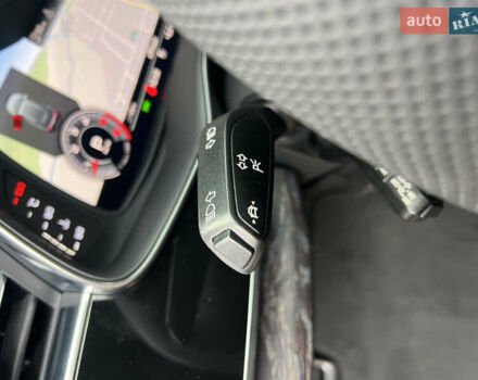 Черный Ауди Q8, объемом двигателя 3 л и пробегом 92 тыс. км за 63900 $, фото 61 на Automoto.ua