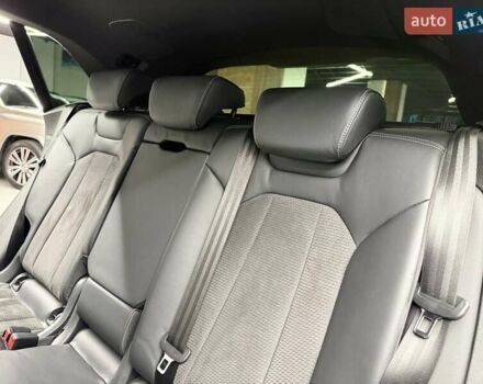 Ауді Q8 2019 у Києві на Automoto.ua Чорний Ауді Q8, об'ємом двигуна 3 л та пробігом 71 тис. км за 62500 $, фото 40 на Automoto.ua