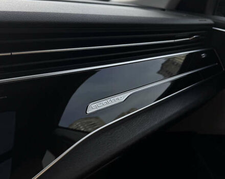 Чорний Ауді Q8, об'ємом двигуна 3 л та пробігом 69 тис. км за 53999 $, фото 23 на Automoto.ua