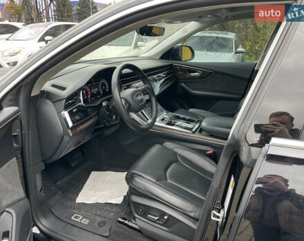 Черный Ауди Q8, объемом двигателя 3 л и пробегом 75 тыс. км за 57000 $, фото 4 на Automoto.ua