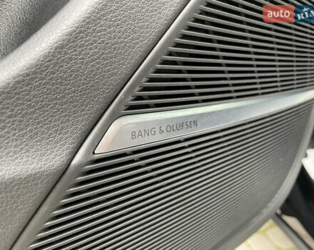 Черный Ауди Q8, объемом двигателя 3 л и пробегом 75 тыс. км за 57000 $, фото 7 на Automoto.ua