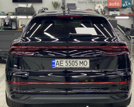Чорний Ауді Q8, об'ємом двигуна 2.97 л та пробігом 130 тис. км за 58088 $, фото 3 на Automoto.ua
