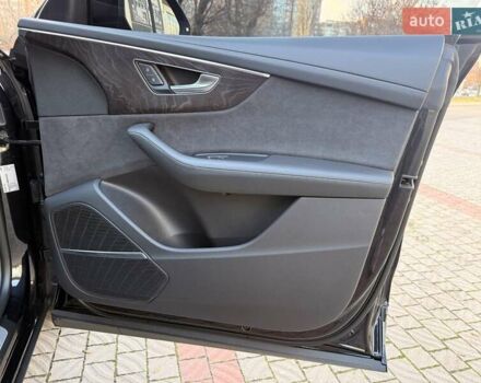 Черный Ауди Q8, объемом двигателя 2.97 л и пробегом 161 тыс. км за 58300 $, фото 32 на Automoto.ua