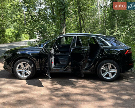 Черный Ауди Q8, объемом двигателя 3 л и пробегом 72 тыс. км за 69000 $, фото 11 на Automoto.ua
