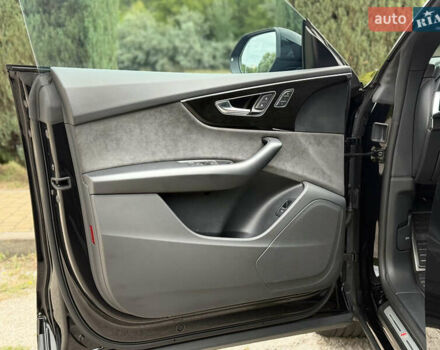Черный Ауди Q8, объемом двигателя 2.97 л и пробегом 96 тыс. км за 65000 $, фото 18 на Automoto.ua
