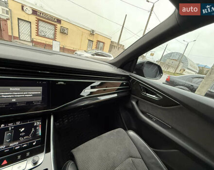 Черный Ауди Q8, объемом двигателя 3 л и пробегом 132 тыс. км за 56500 $, фото 61 на Automoto.ua