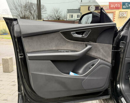 Черный Ауди Q8, объемом двигателя 3 л и пробегом 132 тыс. км за 56500 $, фото 29 на Automoto.ua