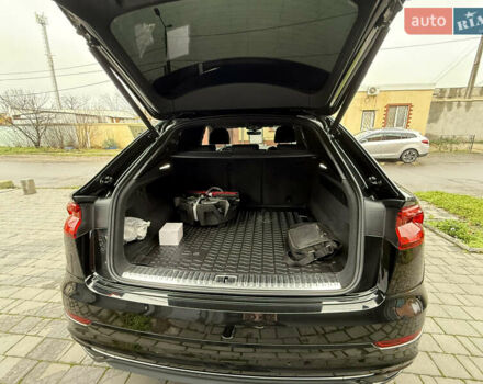 Черный Ауди Q8, объемом двигателя 3 л и пробегом 132 тыс. км за 56500 $, фото 48 на Automoto.ua