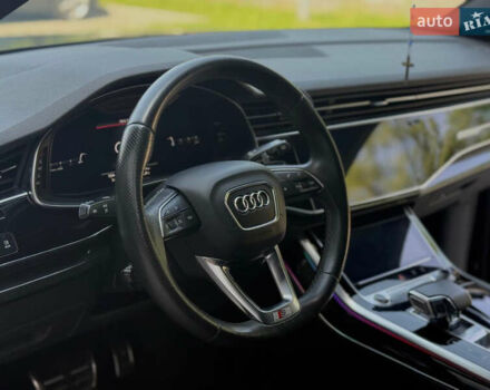 Чорний Ауді Q8, об'ємом двигуна 2.97 л та пробігом 170 тис. км за 57500 $, фото 5 на Automoto.ua