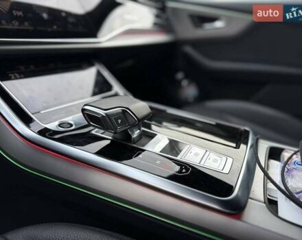 Чорний Ауді Q8, об'ємом двигуна 2.97 л та пробігом 60 тис. км за 70990 $, фото 25 на Automoto.ua