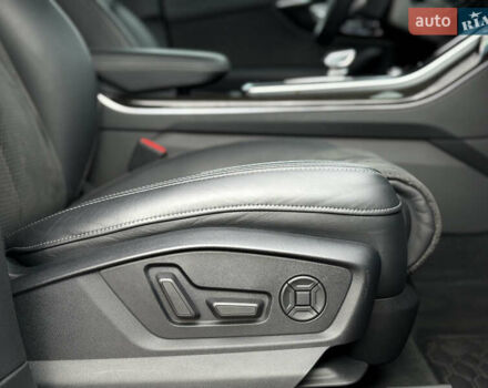 Черный Ауди Q8, объемом двигателя 2.97 л и пробегом 96 тыс. км за 65000 $, фото 34 на Automoto.ua