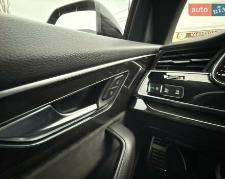 Черный Ауди Q8, объемом двигателя 3 л и пробегом 132 тыс. км за 56500 $, фото 60 на Automoto.ua