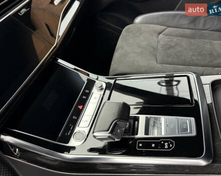 Черный Ауди Q8, объемом двигателя 3 л и пробегом 132 тыс. км за 56500 $, фото 38 на Automoto.ua